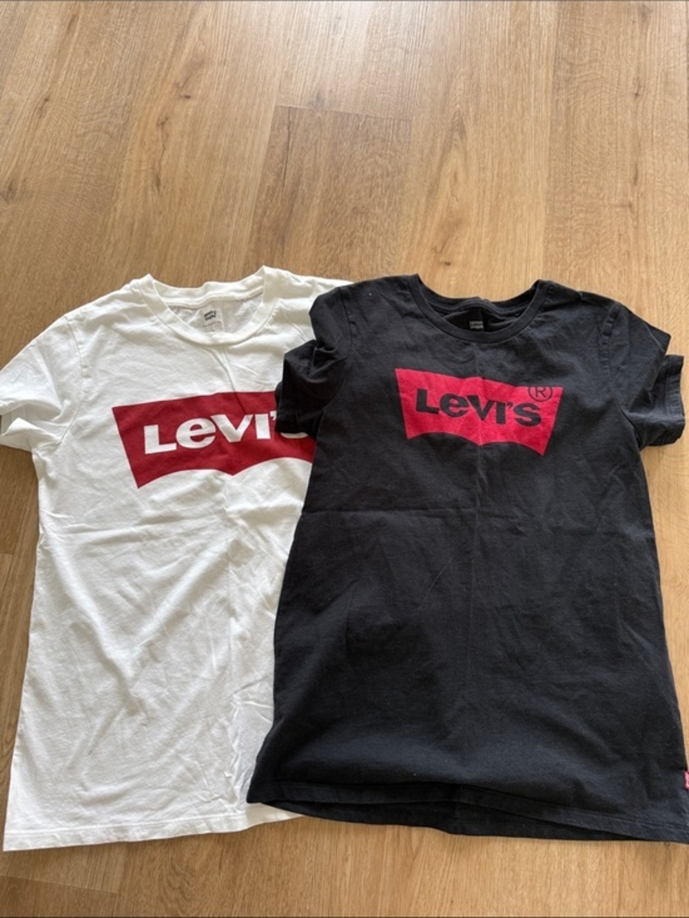 Bundle of two Levi’s shirts